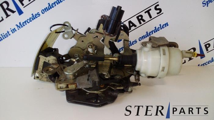 Deurslot Mechaniek 4Deurs rechts-voor van een Mercedes S-Kla, Auto-onderdelen, Ophalen of Verzenden, 3 maanden garantie, Gebruikt