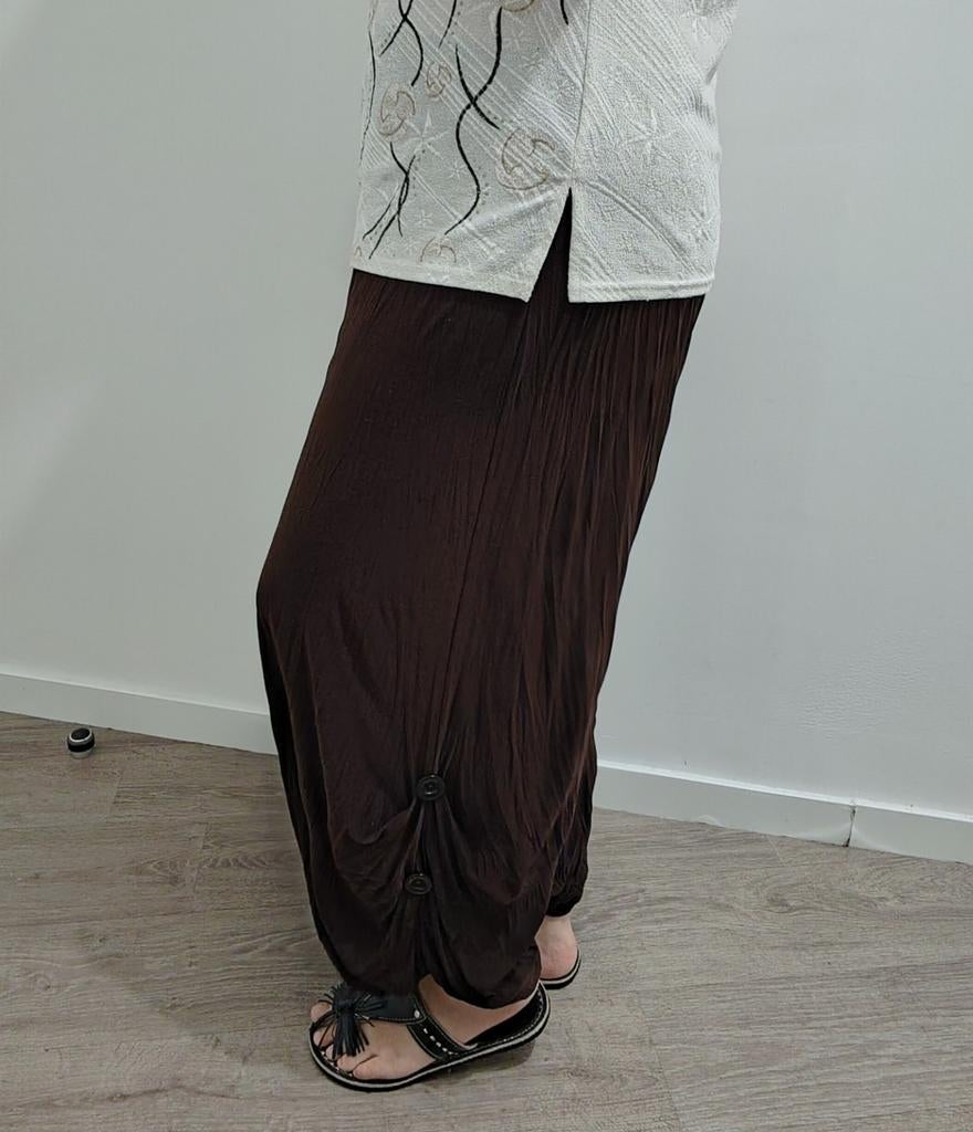 Extra grote gerimpelde bruine harembroek maat 40/42, Kleding | Dames, Broeken en Pantalons, Ophalen of Verzenden