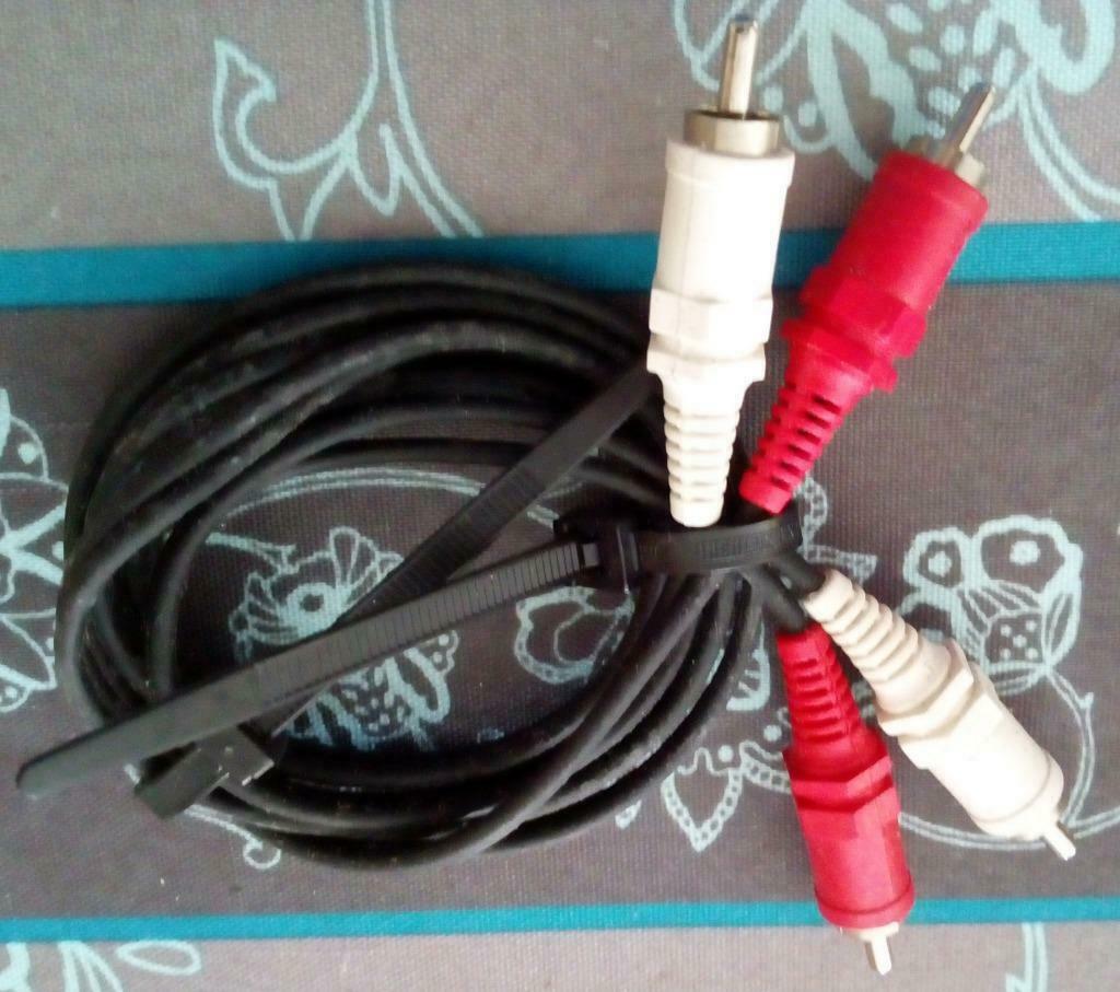 Câble audio stéréo: 2 RCA mâle vers 2 RCA mâle, neuf, Enlèvement ou Envoi, Comme neuf, Moins de 2 mètres, Autres câbles