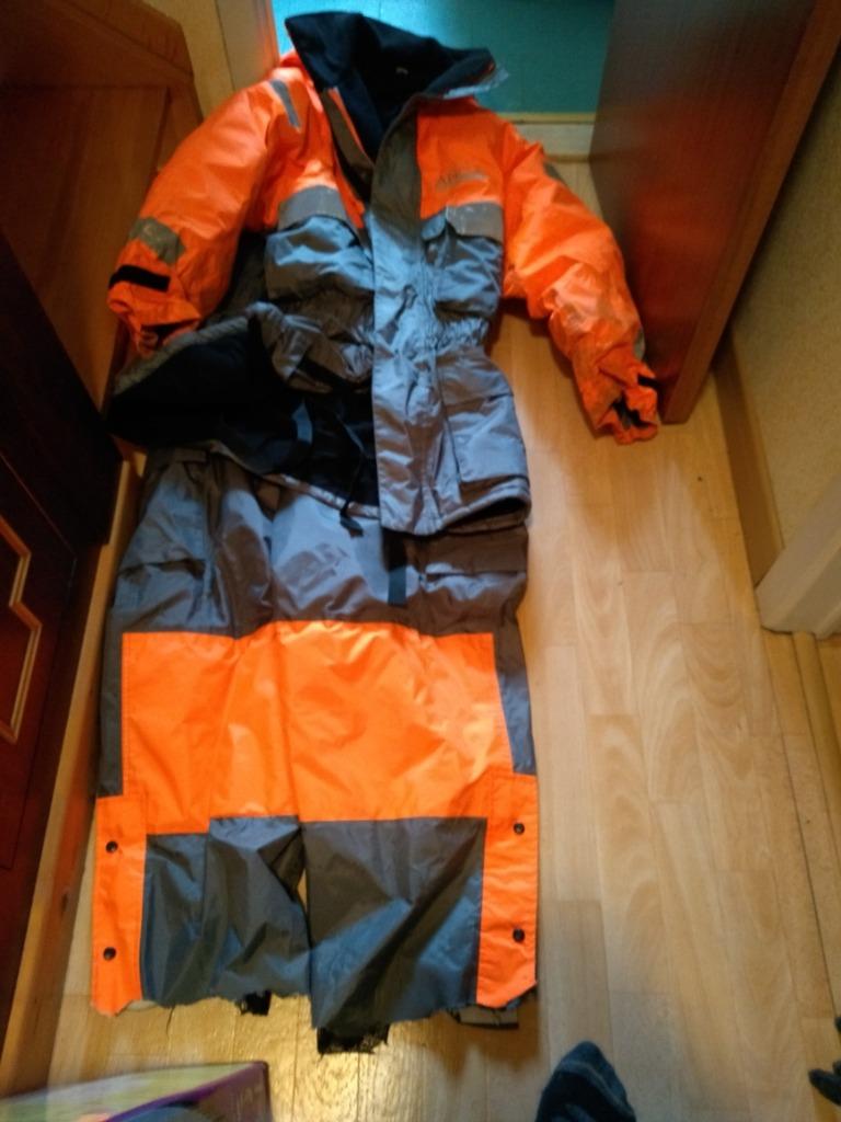 visserspak XXL, Watersport en Boten, Hengelsport | Algemeen, Ophalen of Verzenden, Gebruikt, Kleding