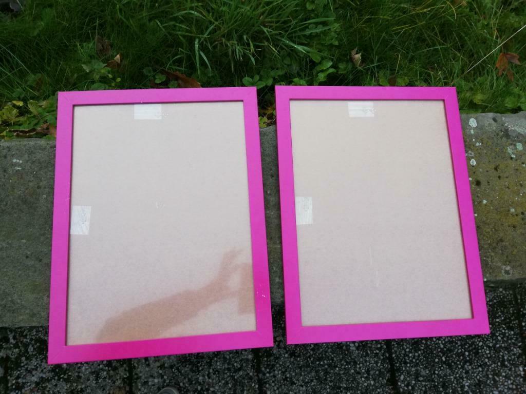 Lot de 2 cadres en plexi et plastic rose, Moins de 50 cm, Comme neuf, Enlèvement, Autres matériaux