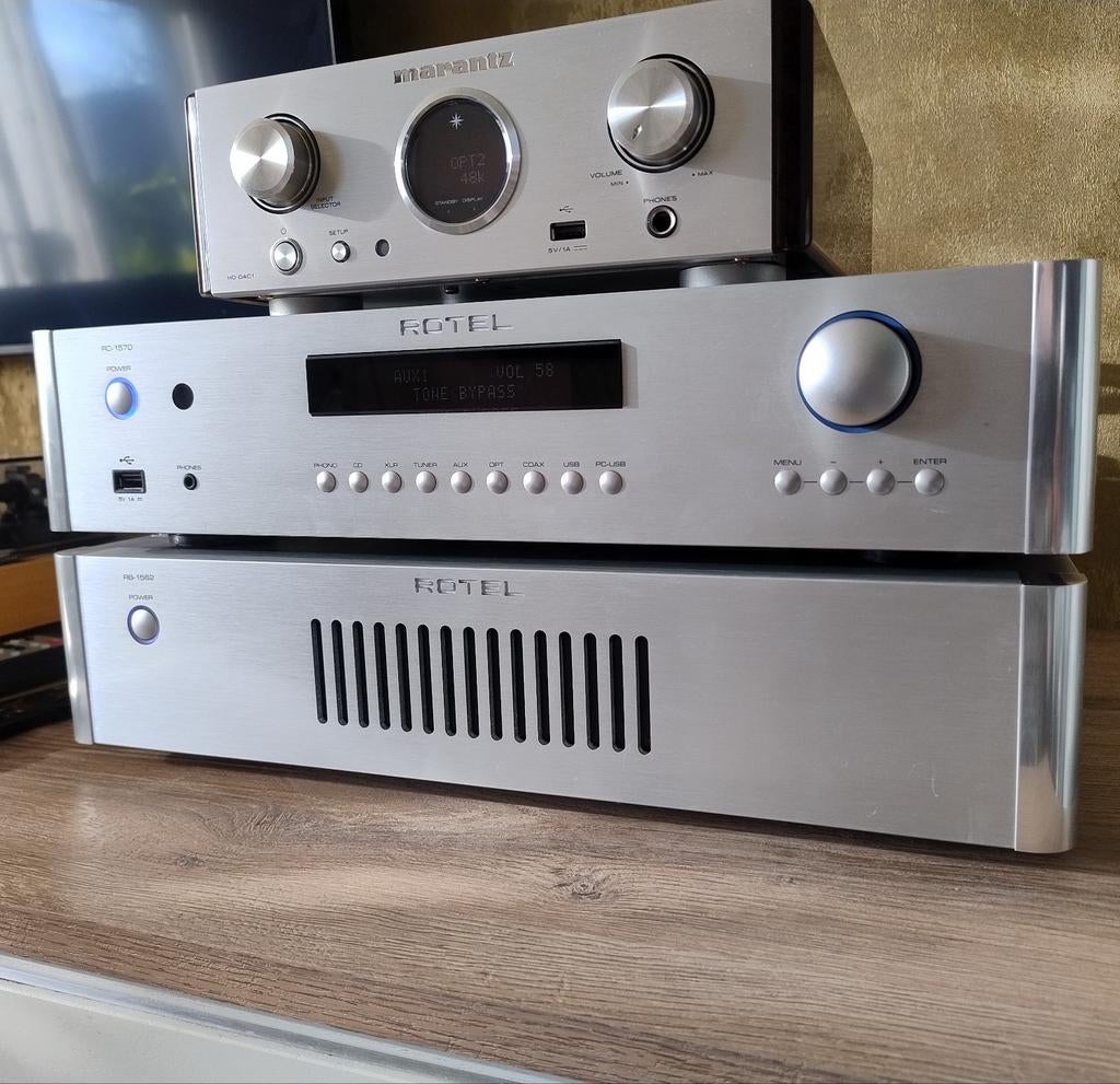 rotel rc-1570 rb-1562, TV, Hi-fi & Vidéo, Chaîne Hi-fi, Utilisé, Enlèvement ou Envoi