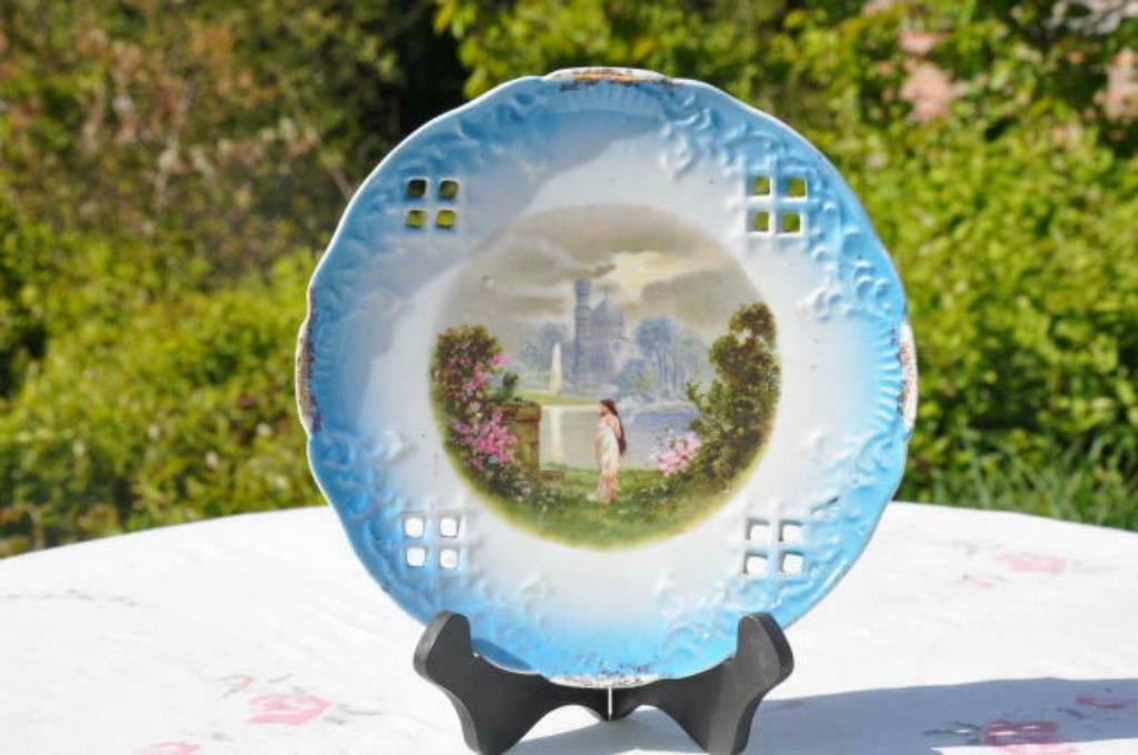 §  assiette ajourée 16 trous petre baudour tour bleu, Ophalen of Verzenden