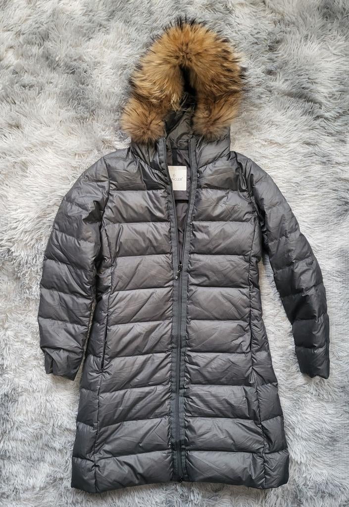 MONCLER NANTESFUR donsjack – Dames – Maat 2, Kleding | Dames, Jassen | Winter, Maat 38/40 (M), Moncler, Ophalen of Verzenden, Grijs