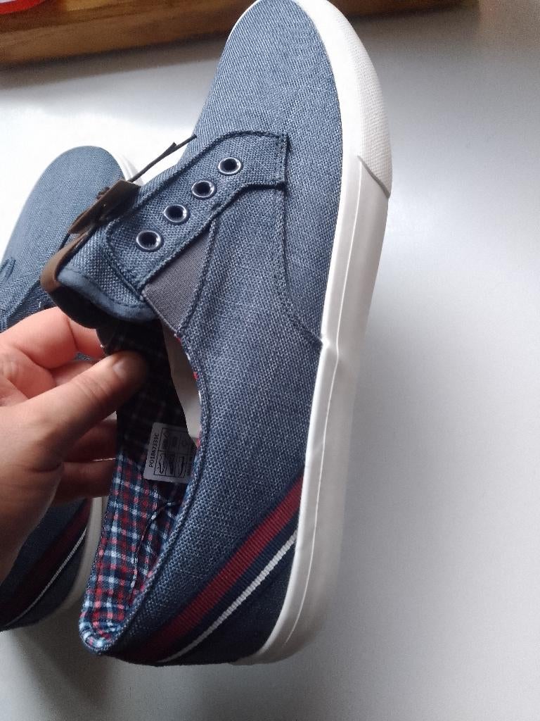 nieuw 44 Pier one instappers loafers in verpakking, Vêtements | Hommes, Chaussures, Neuf, Pier One, Bleu, Baskets