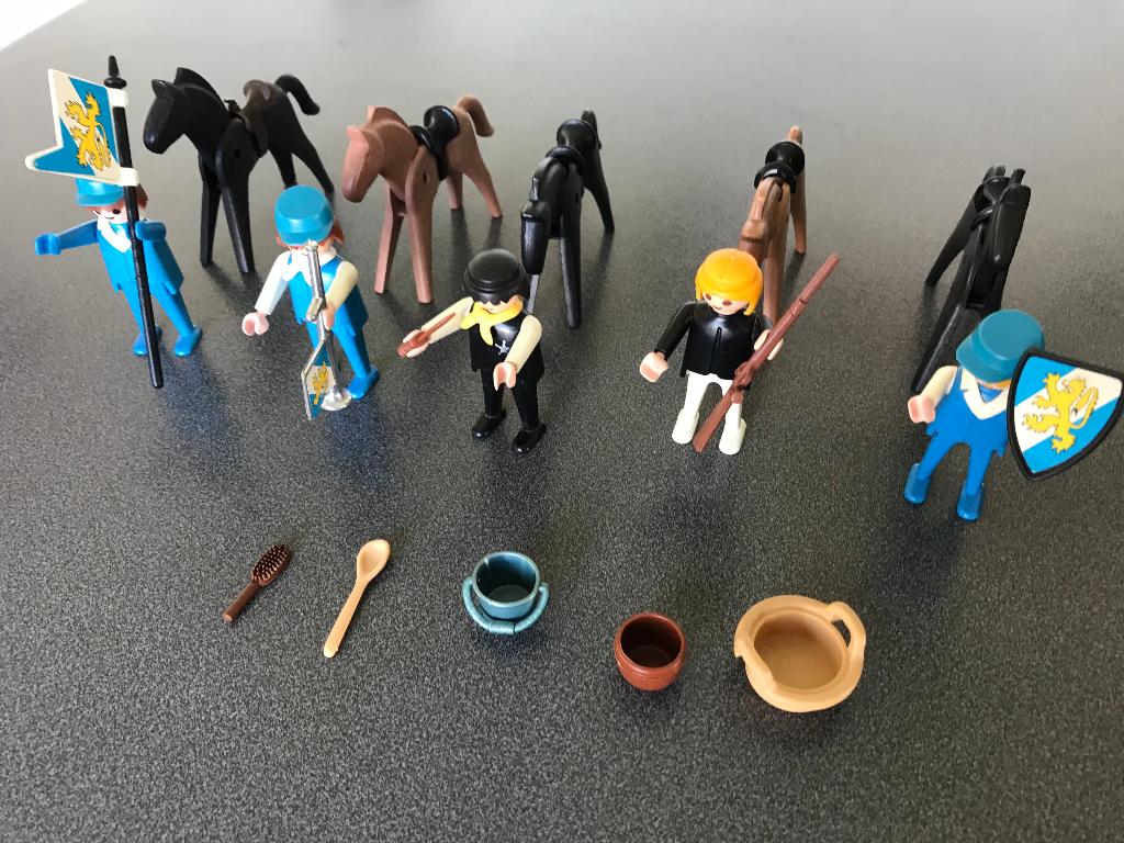 Playmobil 5 personnages + 5 chevaux + accessoires, Enlèvement ou Envoi, Utilisé