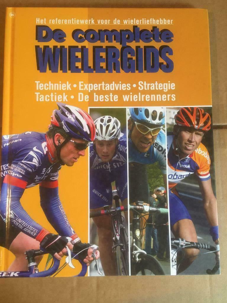 Boek Wielergids, Ophalen of Verzenden, Zo goed als nieuw, Lopen en Fietsen