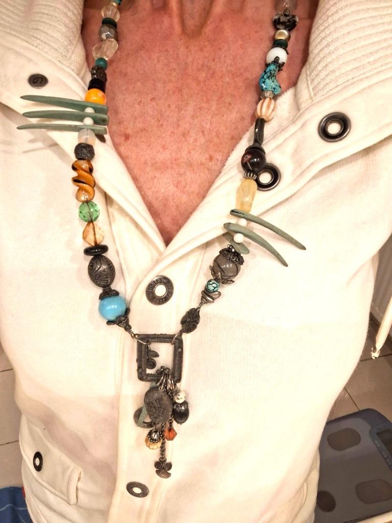 Collier ethnique pierres naturelles 75cm tb état, Pierre ou Minéral, Enlèvement ou Envoi, Autres couleurs, Comme neuf
