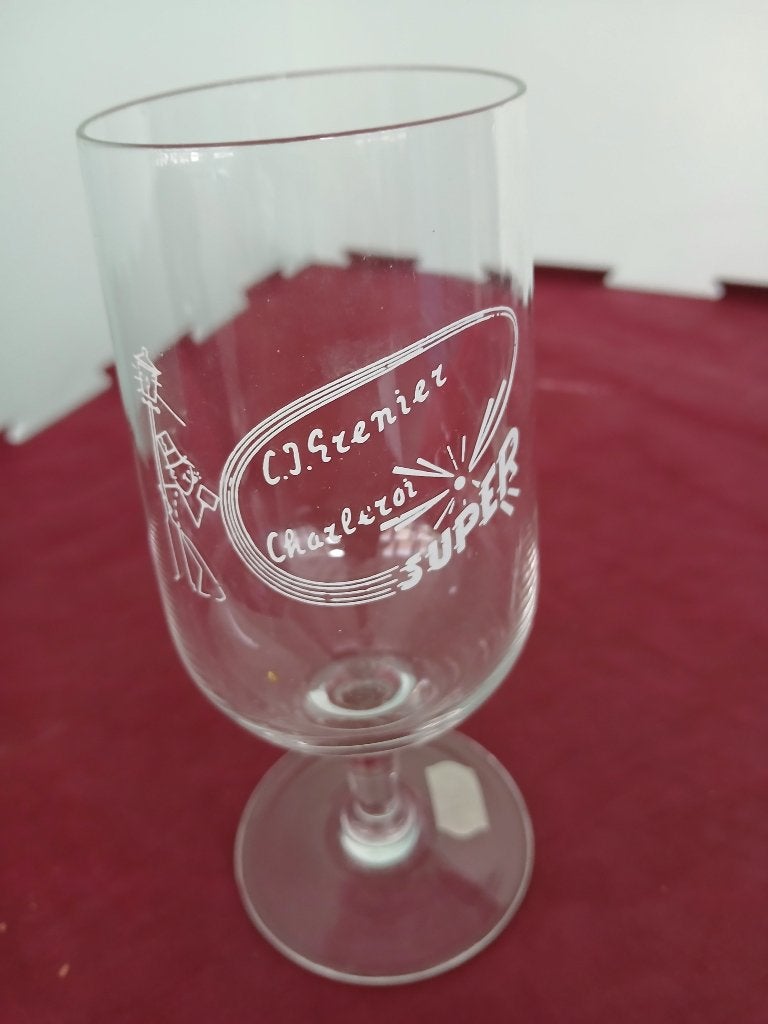 Ancien verre sur pied C.J.GRENIER Charleroi SUPER, Enlèvement ou Envoi, Comme neuf, Verre ou Verres, Autres marques