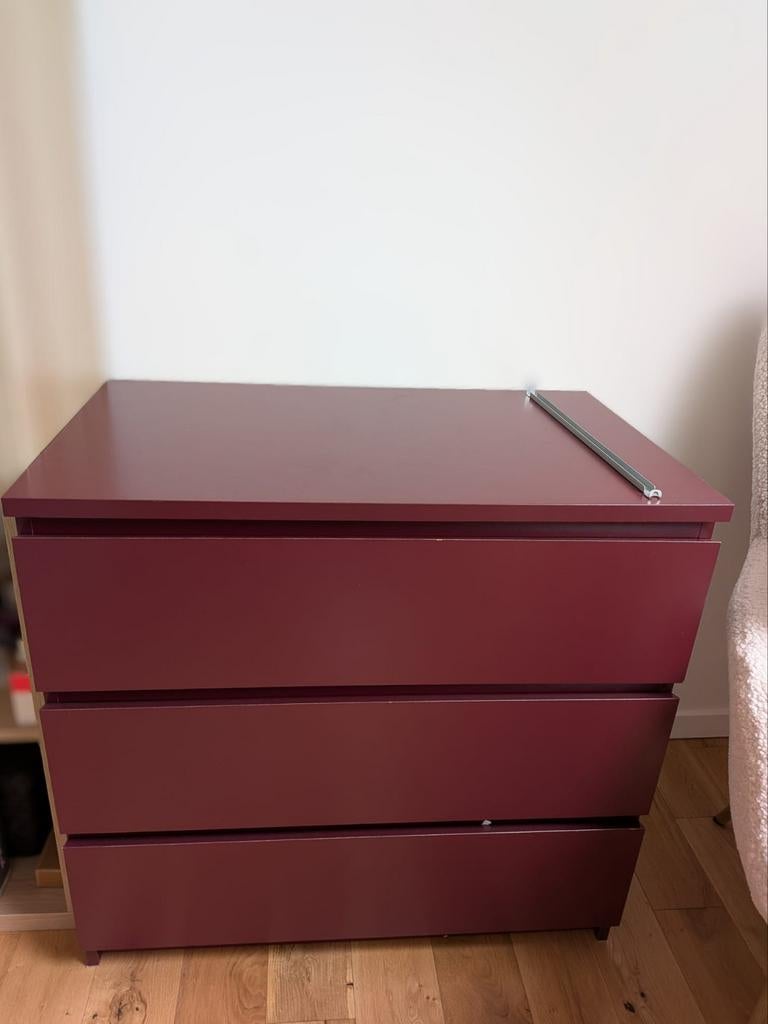 Commode Malm bordeaux
