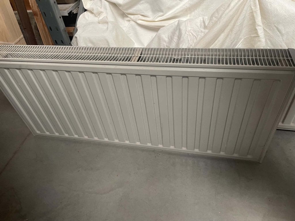 2 radiatoren met thermostatische kranen, Doe-het-zelf en Bouw, Ophalen, Gebruikt, Radiator