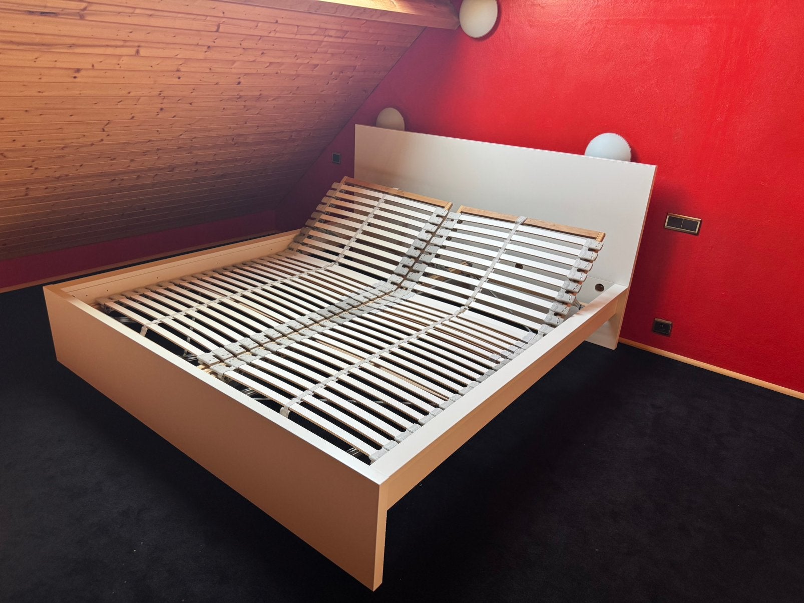 Malm bed wit met verstelbare lattenbodems 1m80, Huis en Inrichting, Ophalen, Wit, Tweepersoons, 180 cm