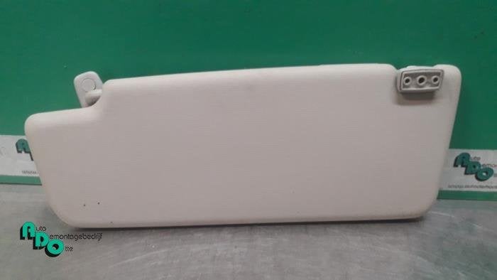 Zonneklep van een Volkswagen Touran (Touran 03-), Gebruikt, -, Volkswagen, -