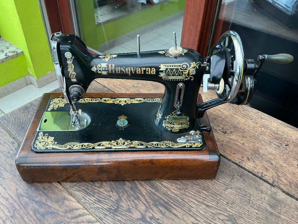 MACHINE A COUDRE HUSQVARNA SUÈDE 1920, Antiquités & Art, Antiquités | Machines à coudre, Enlèvement