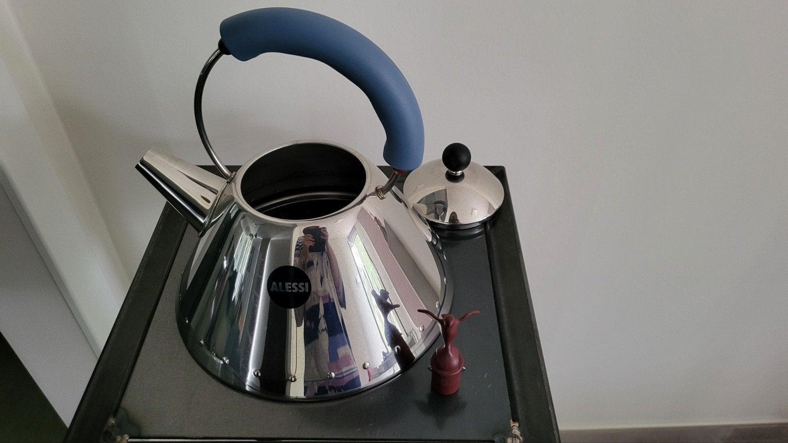 Alessi Michael Graves designklassieker, Ophalen