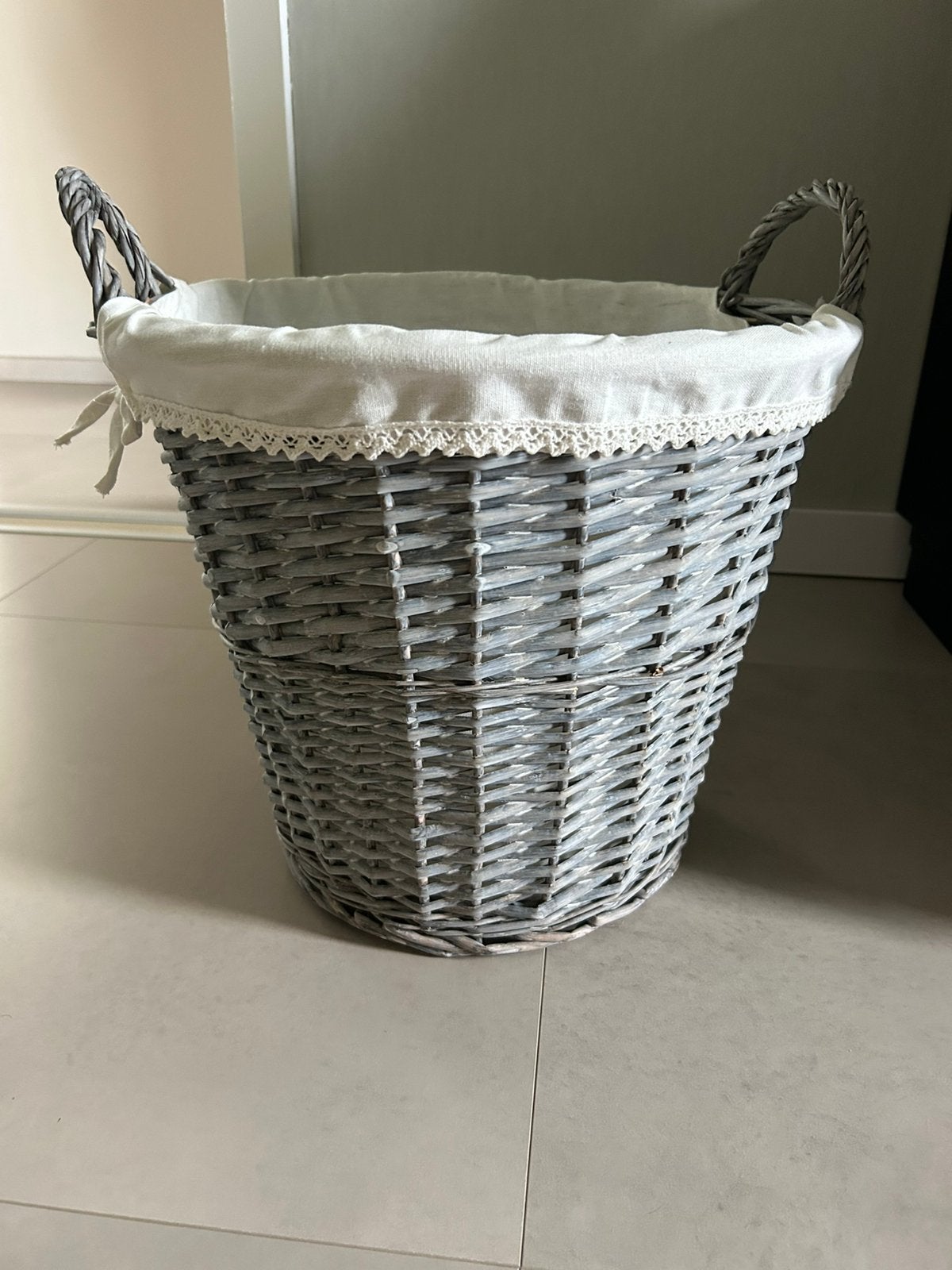 Rieten mand., Huis en Inrichting, Woonaccessoires | Schalen en Manden, Ophalen, Zo goed als nieuw, Mand