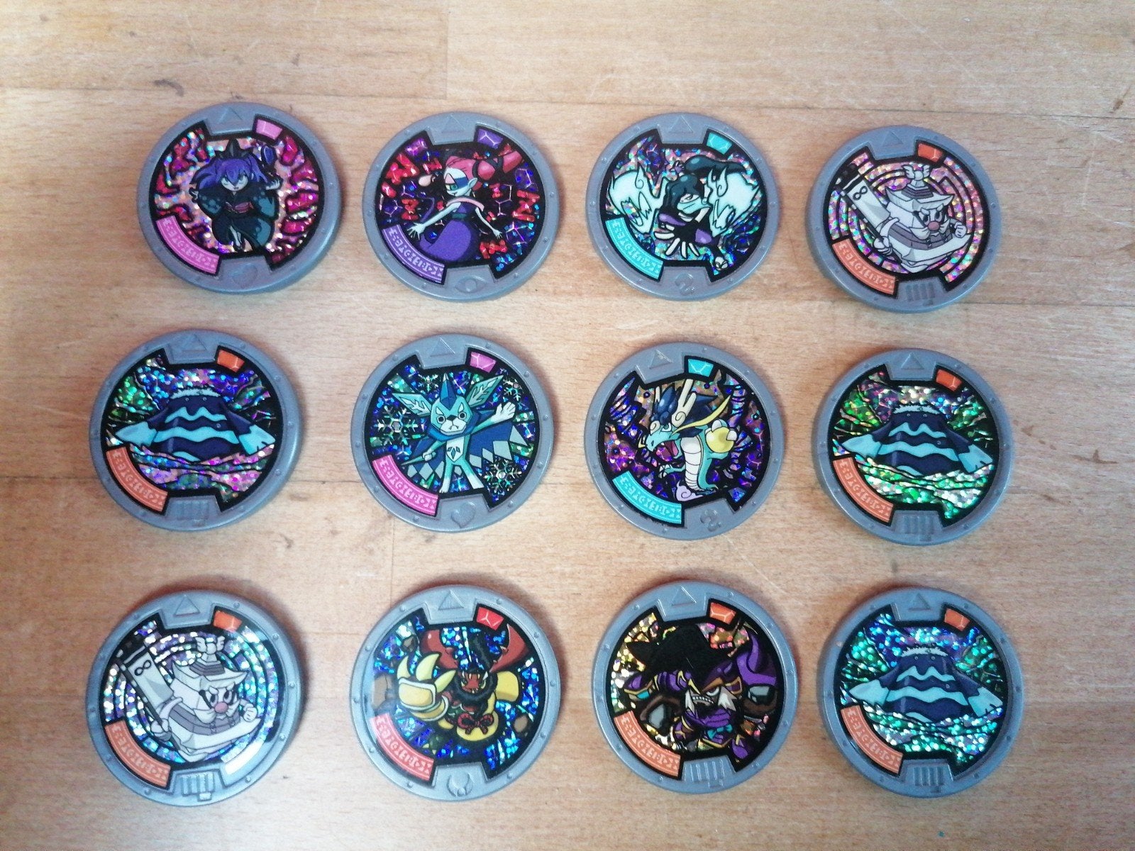 Lot yo-kai watch 12 médailles, Enlèvement, Comme neuf