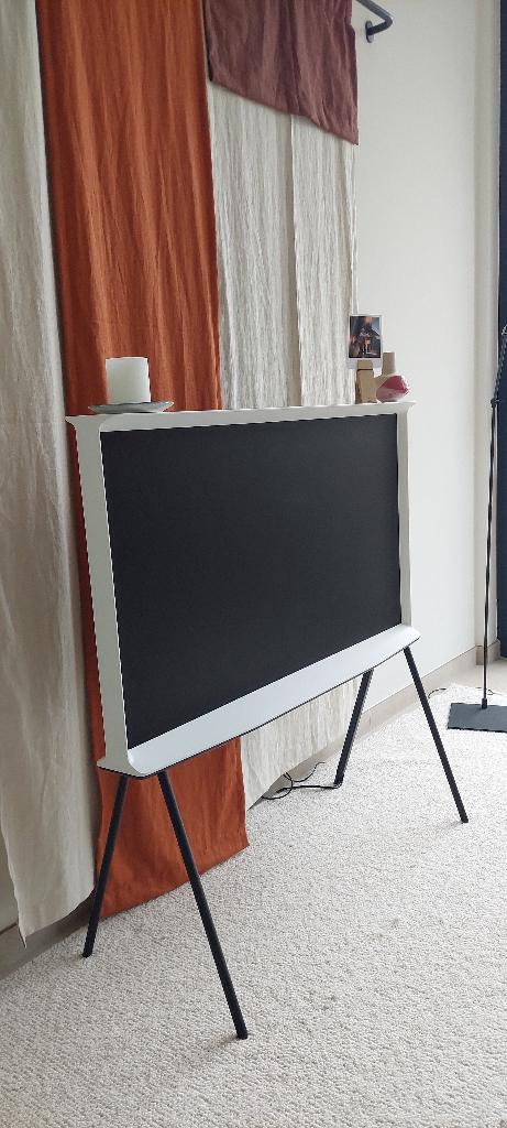 Samsung The Serif 43", Ophalen, QLED, Zo goed als nieuw, 100 Hz
