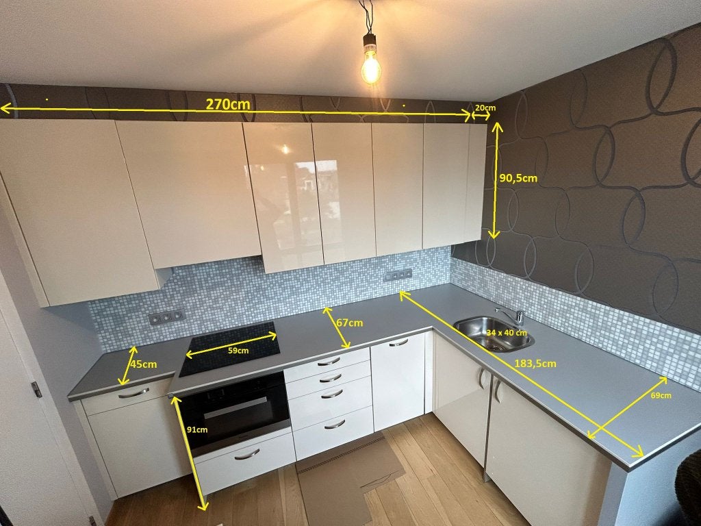 Cuisine équipée avec électroménagers Miele, Brillant ou Laqué, Bois, Comme neuf, Enlèvement