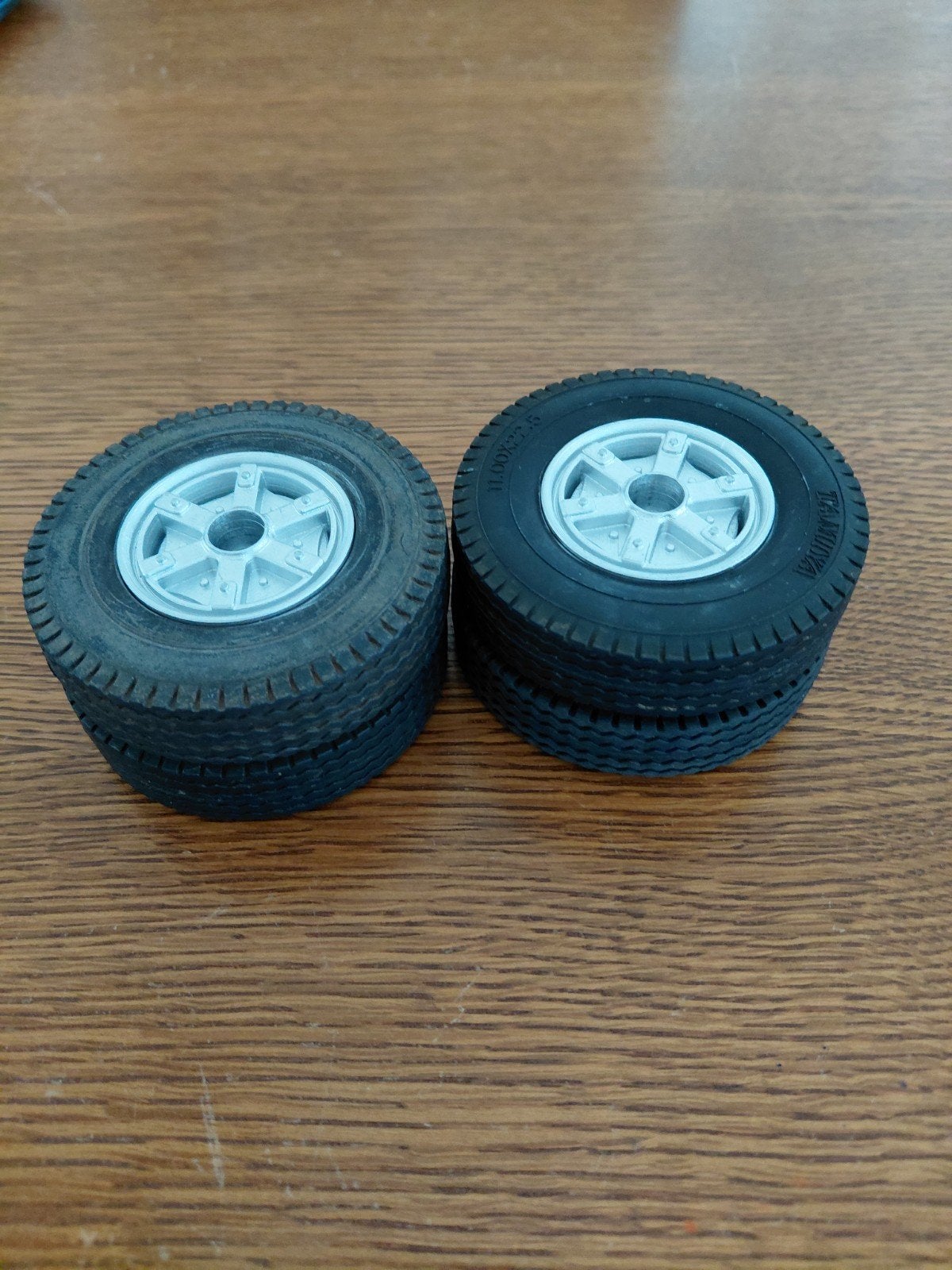 Tamiya banden voor vrachtwagens de velgen zijn gepin 4stuks, Enlèvement ou Envoi