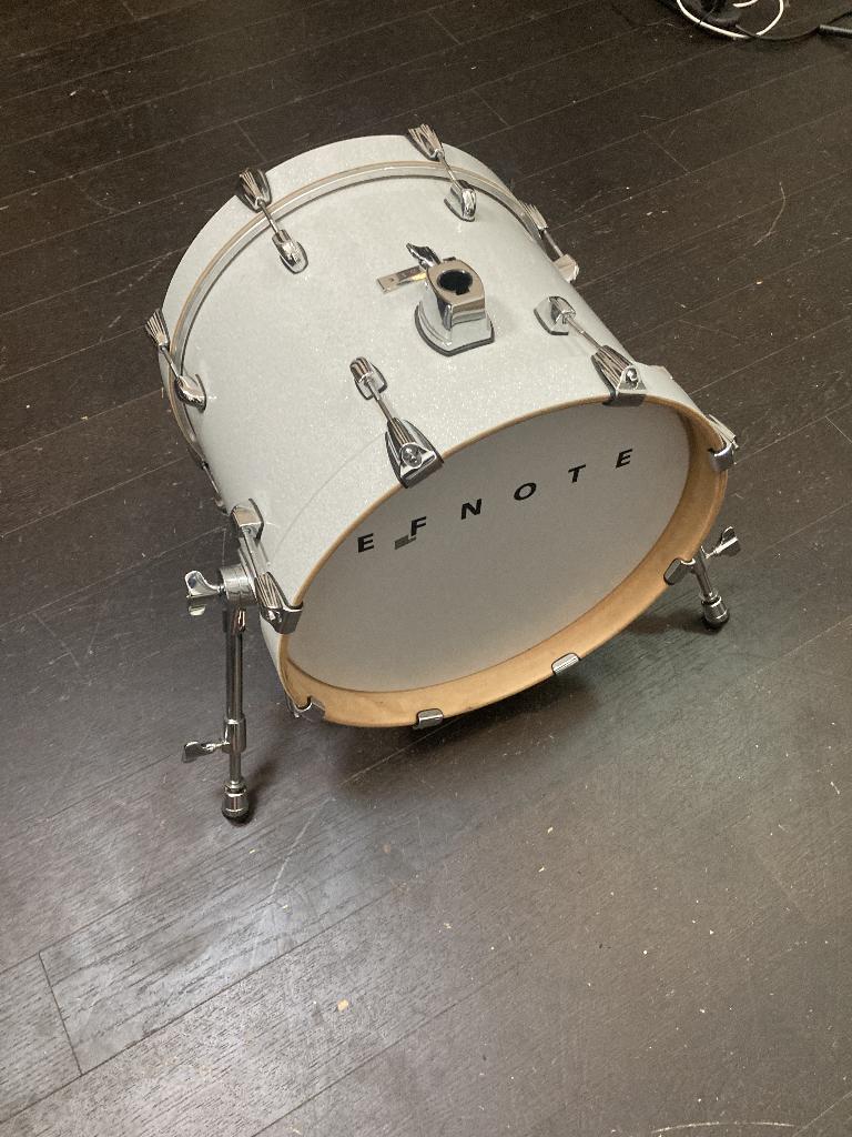 elektronische basdrum 18" efnote, Ophalen, Gebruikt