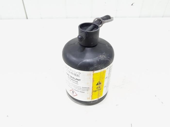 Kit de réparation pneus d'un Toyota C-HR, -, 3 mois de garantie, Toyota, Utilisé