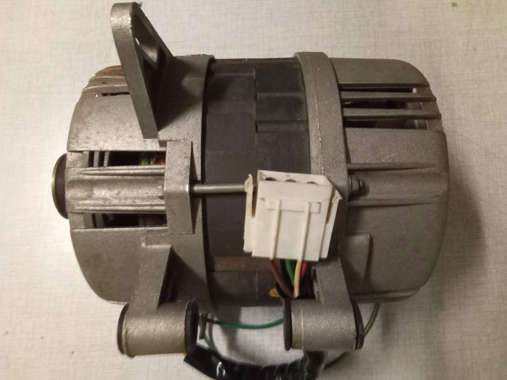 Moteur électrique 220 volts avec Nlles poulie et courroie, Enlèvement, Utilisé, Moteur électrique, 1800 tpm ou plus