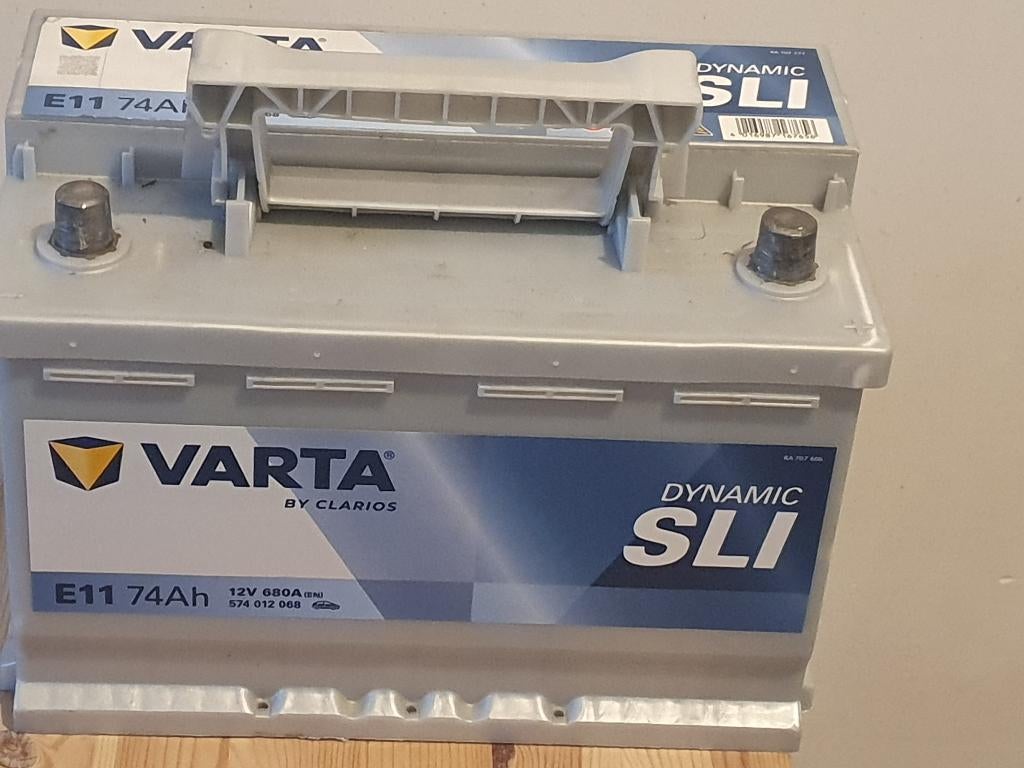 Batterie varta 12v 680A quasi neuve, Enlèvement, Utilisé