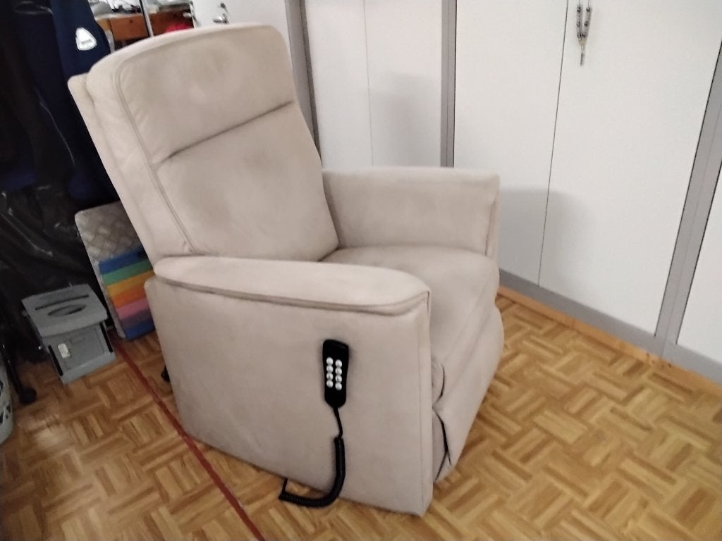 Nubuck elektrische relax-zetel (izgst), Huis en Inrichting, Zetels | Zetels, Ophalen, Zo goed als nieuw