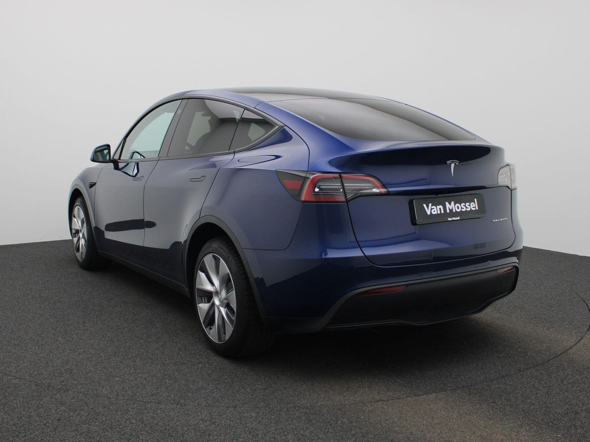 Tesla Model Y Long Range Dual Motor (automatique), 495 min, 5 portes, Tissu, Quatre roues motrices / 4X4