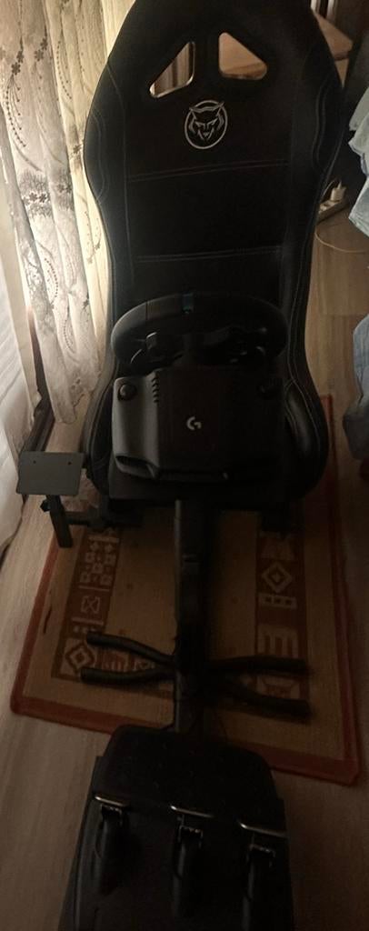 Playseat stuur pedalen, Games en Spelcomputers, Racestuur, RGB verlichting, Zo goed als nieuw, Logitech