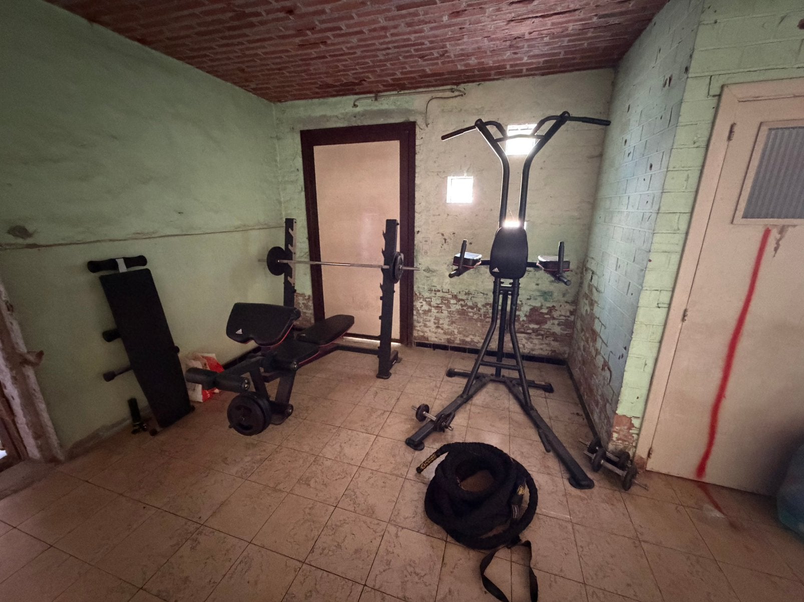 Adidas - Banc de musculation / chaise romaine / battle rope, Enlèvement, Utilisé, Abdominaux, Banc d'exercice
