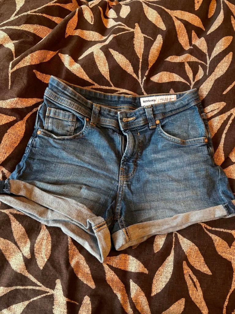 Jeansshort, Kleding | Dames, Spijkerbroeken en Jeans, Bershka, Ophalen of Verzenden, Gedragen