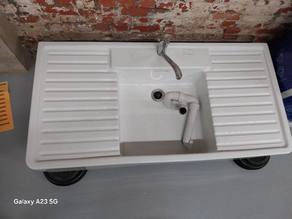 Mooie wastafel porcelein, Ophalen, Zo goed als nieuw, Steen, Wastafel