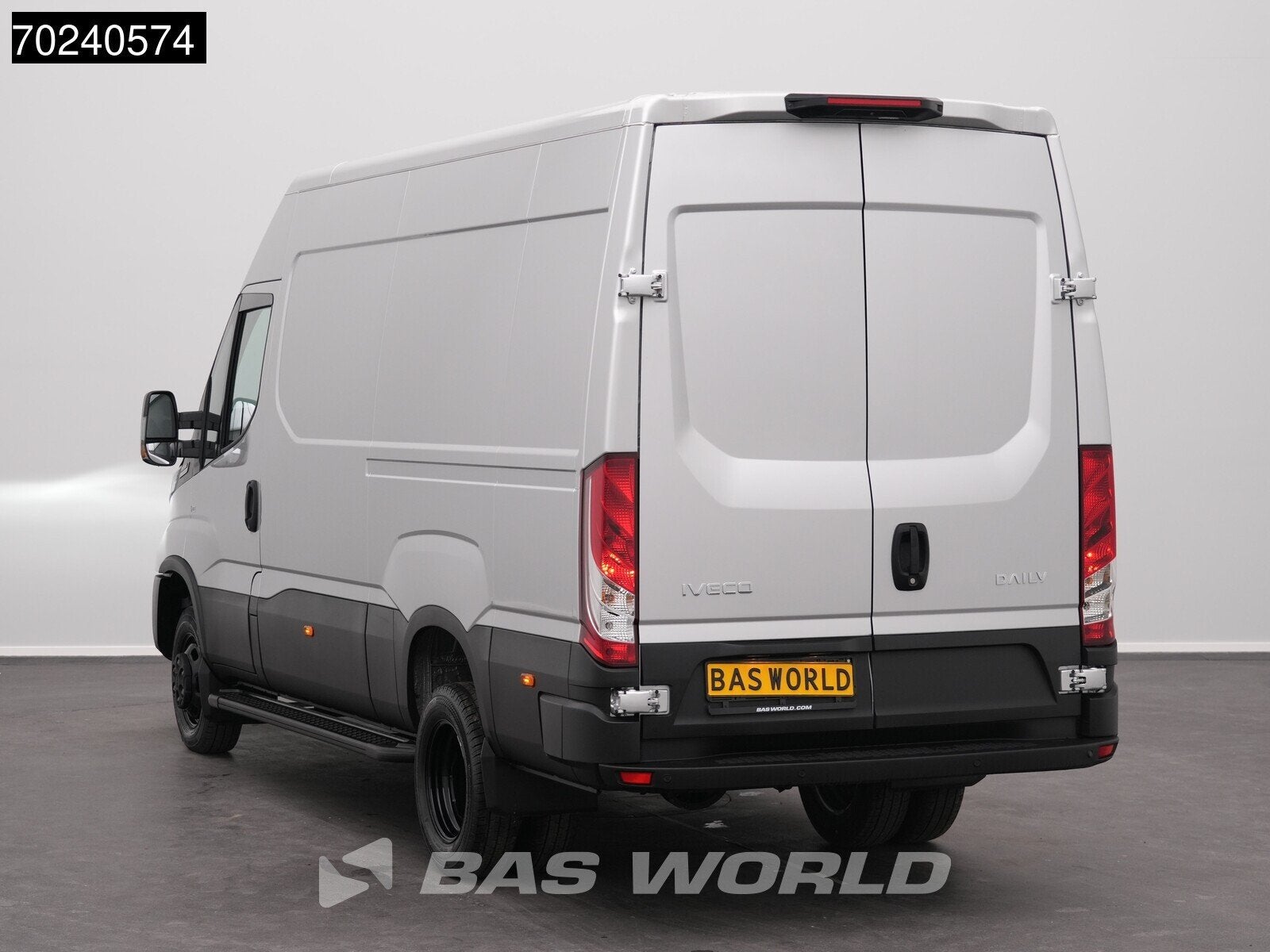 Iveco Daily 35C18 BPM VRIJ! 3.0L Black Edition Automaat 180P, Autos, Neuf, Argent ou Gris, Achat, Euro 6