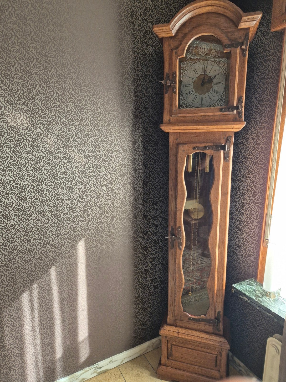 Horloge sur pied en chêne, Enlèvement