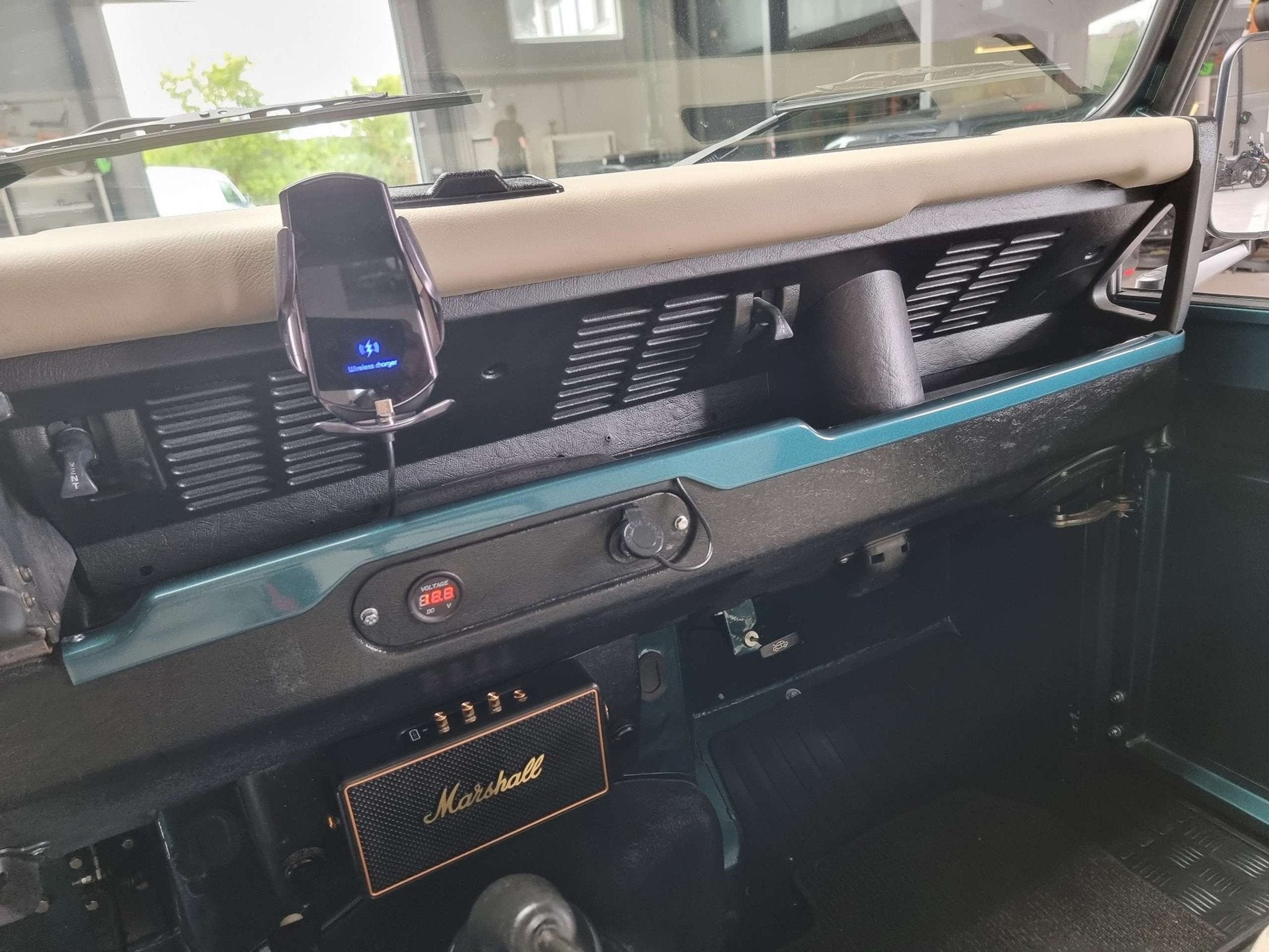 Land Rover Defender TYPE 90 * FULL RESTAURER * TURBO DIESEL, foto 12