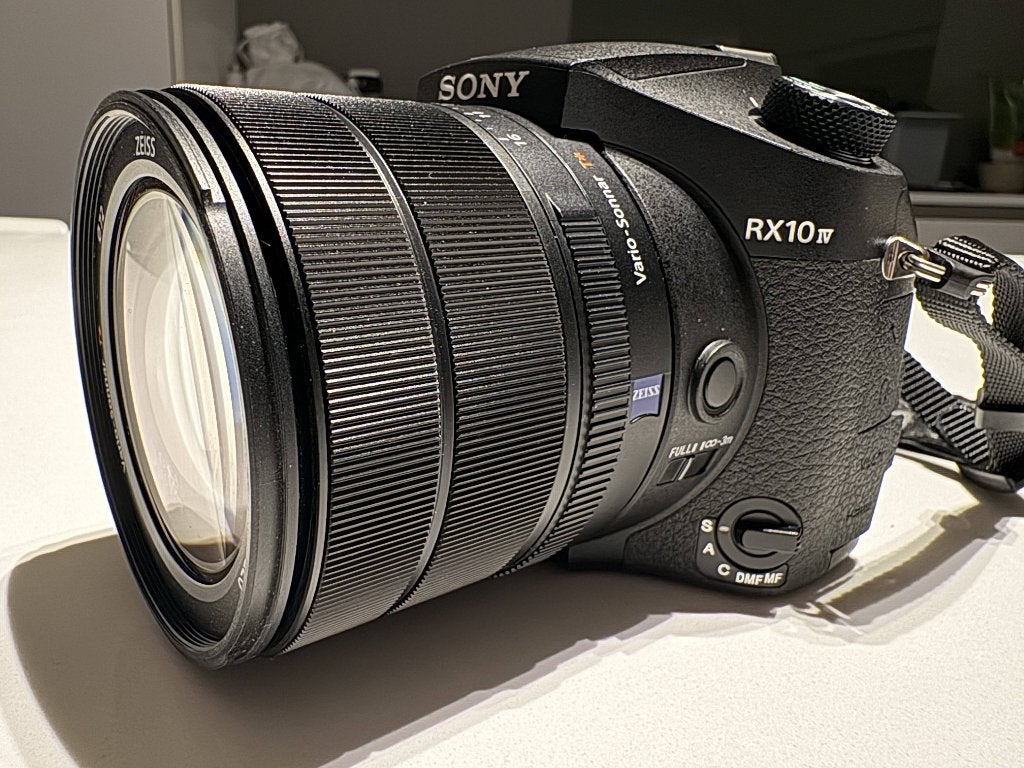 Sony RX10 IV - als nieuw, Audio, Tv en Foto, Handmatige focus, Ophalen of Verzenden, Zo goed als nieuw, Lensdop