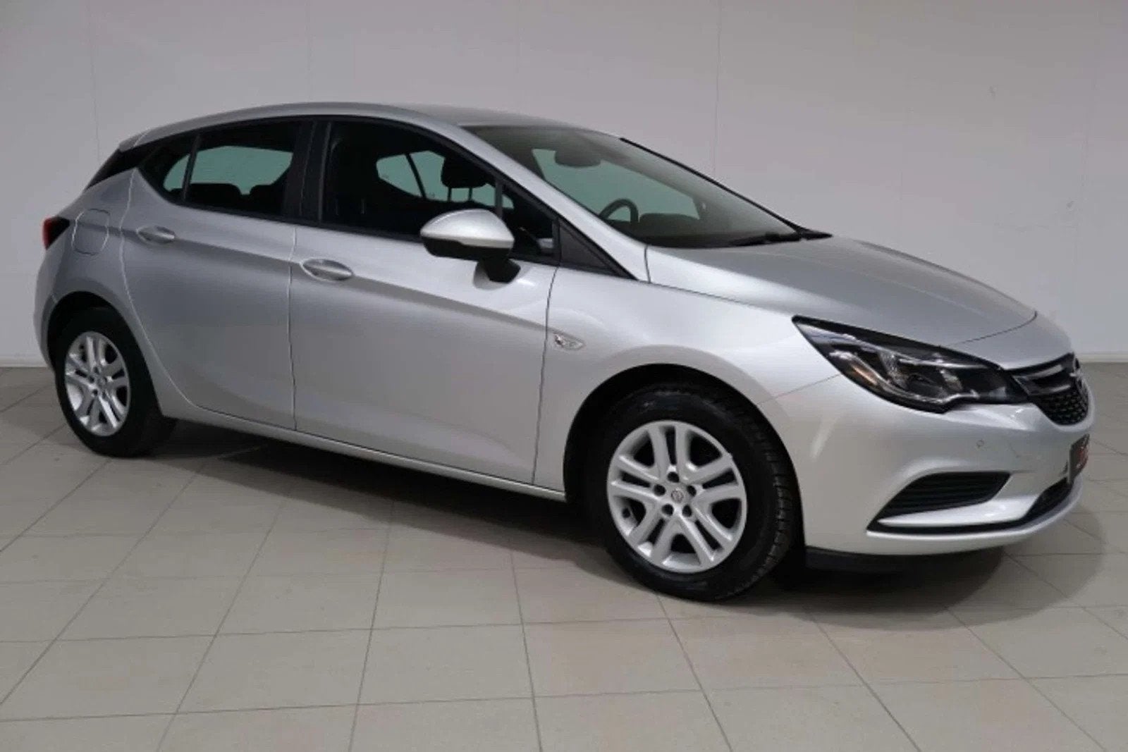 Opel Astra 1.0i (bj 2017), Auto's, Gebruikt, Zwart, 4 cilinders, https://public.car-pass.be/vhr/c9c6f0ec-1077-41db-b22c-8a4a97aa6a0f