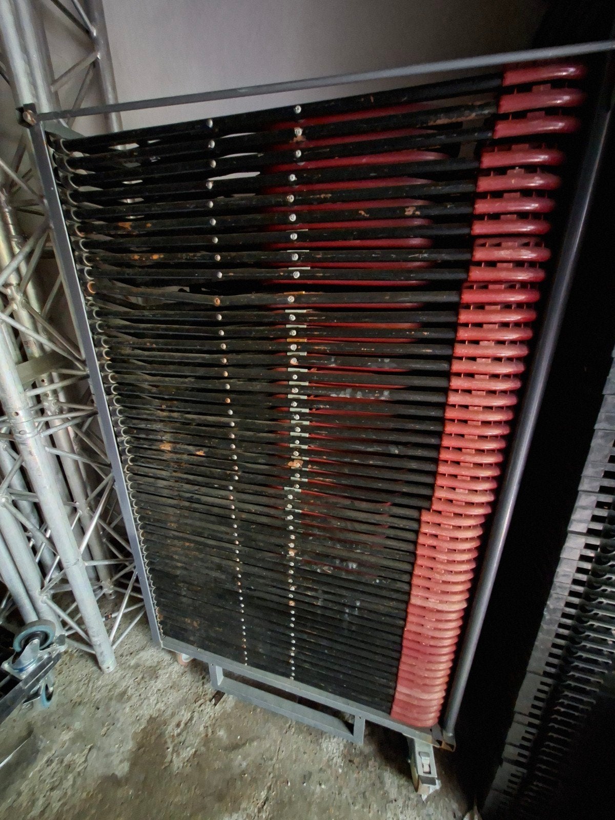 48 plooistoelen + kar, Enlèvement