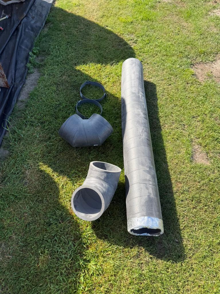 Ubbink aerfoam 180/210 geisoleerde buis, bocht 2x, 2x beugel, Ophalen, Zo goed als nieuw