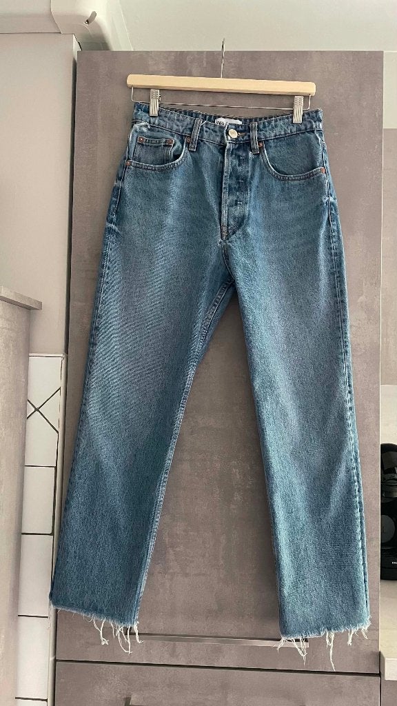 JEANS troué ZARA à boutons M, Vêtements | Femmes, Zara, Enlèvement ou Envoi, Porté, Bleu