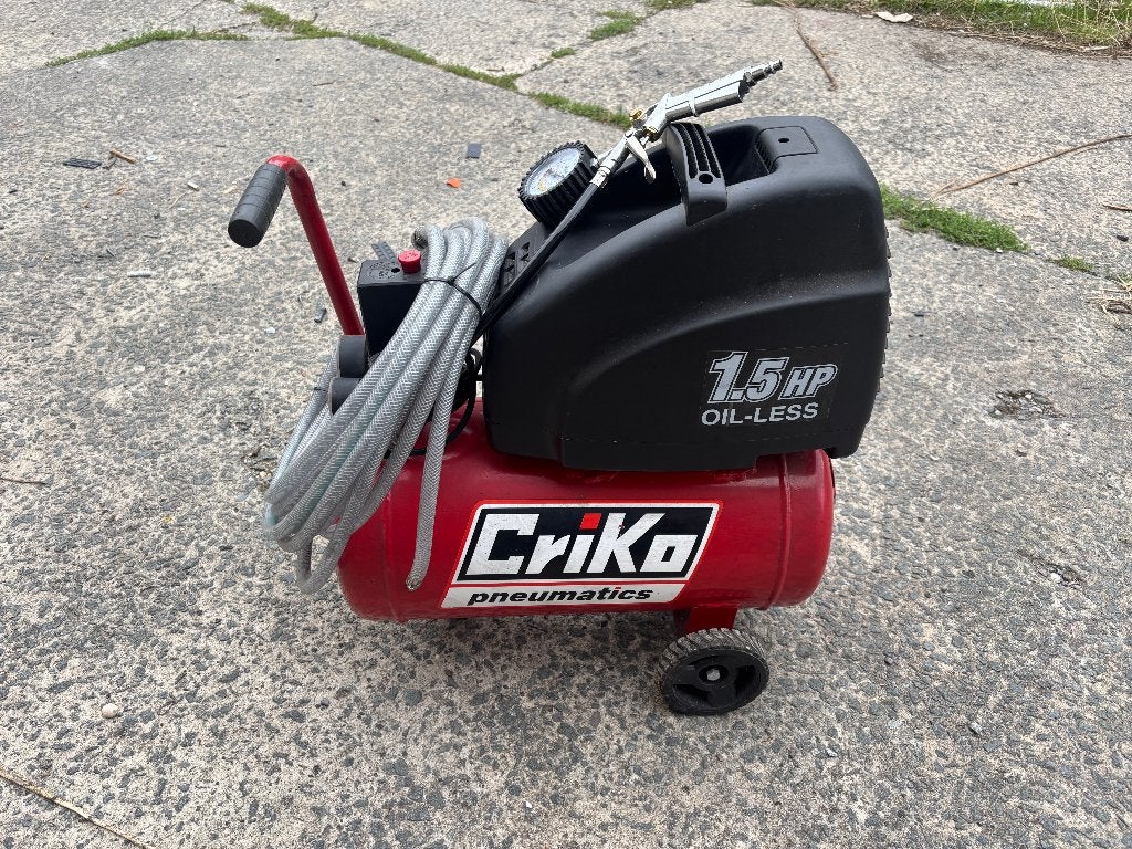 Olievrije compressor van ERIKO Pneumatics 1,5 HP, Doe-het-zelf en Bouw, Ophalen, Gebruikt, 6 tot 10 bar, Minder dan 200 liter/min