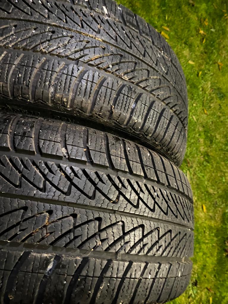 Pneu goodyear ultra grip 8 225/40R18, Autos : Pièces & Accessoires, Pneus & Jantes, Enlèvement