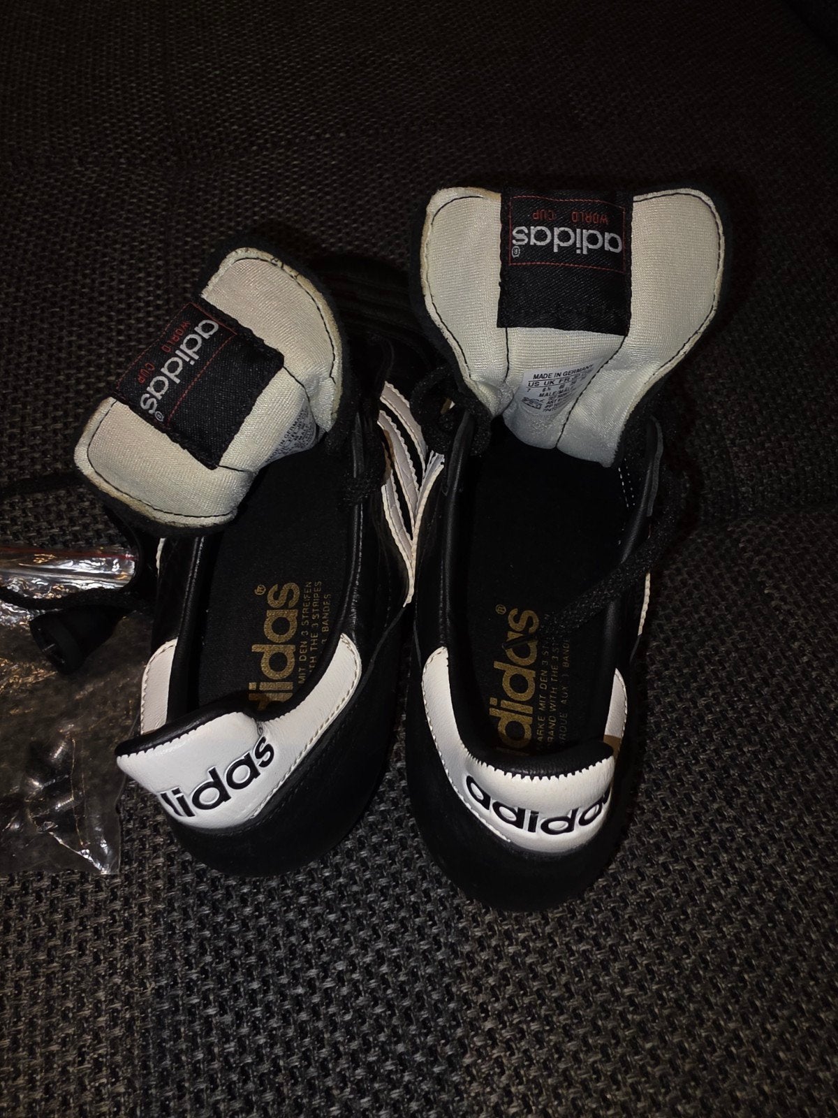 zwarte voetbalschoenen met ijzeren noppen adidas, Enfants & Bébés, Adidas, Garçon ou Fille, Enlèvement ou Envoi, Comme neuf