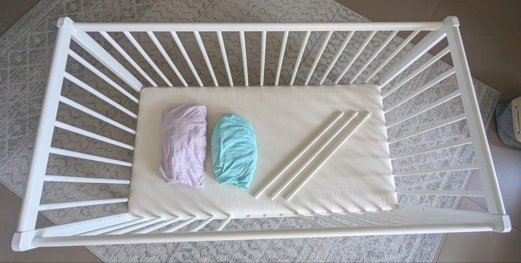 Kinderbedje 124Lx65Bx85H met matras, Kinderen en Baby's, Babywiegjes en Ledikanten, Ophalen, Gebruikt, Ledikant