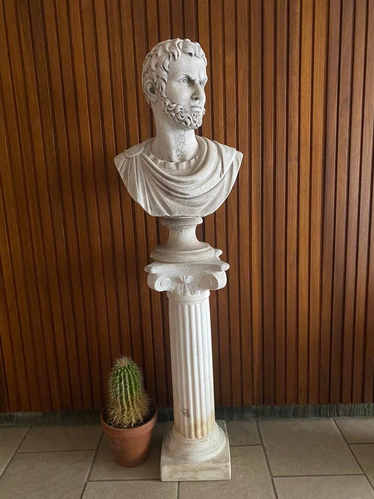 buste de Romain  sur colonne, Enlèvement, Buste