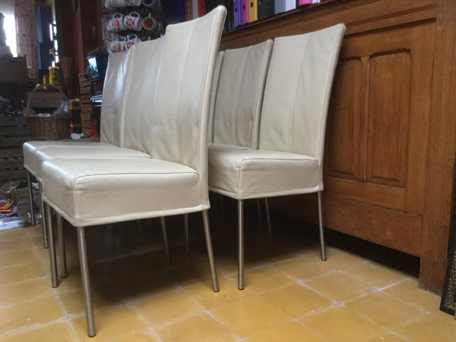 6 lederen stoelen gebroken wit, Huis en Inrichting, Stoelen, Ophalen
