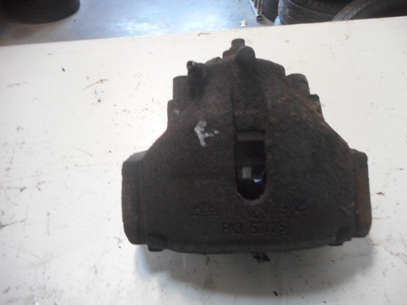 ETRIER DE FREIN AVANT GAUCHE Saab 9-5 (YS3E), Saab-de-info@saabgroup.com, Marienbergstraße  96
90411  Nürnberg, DE, Utilisé, Saab Deutschland GmbH