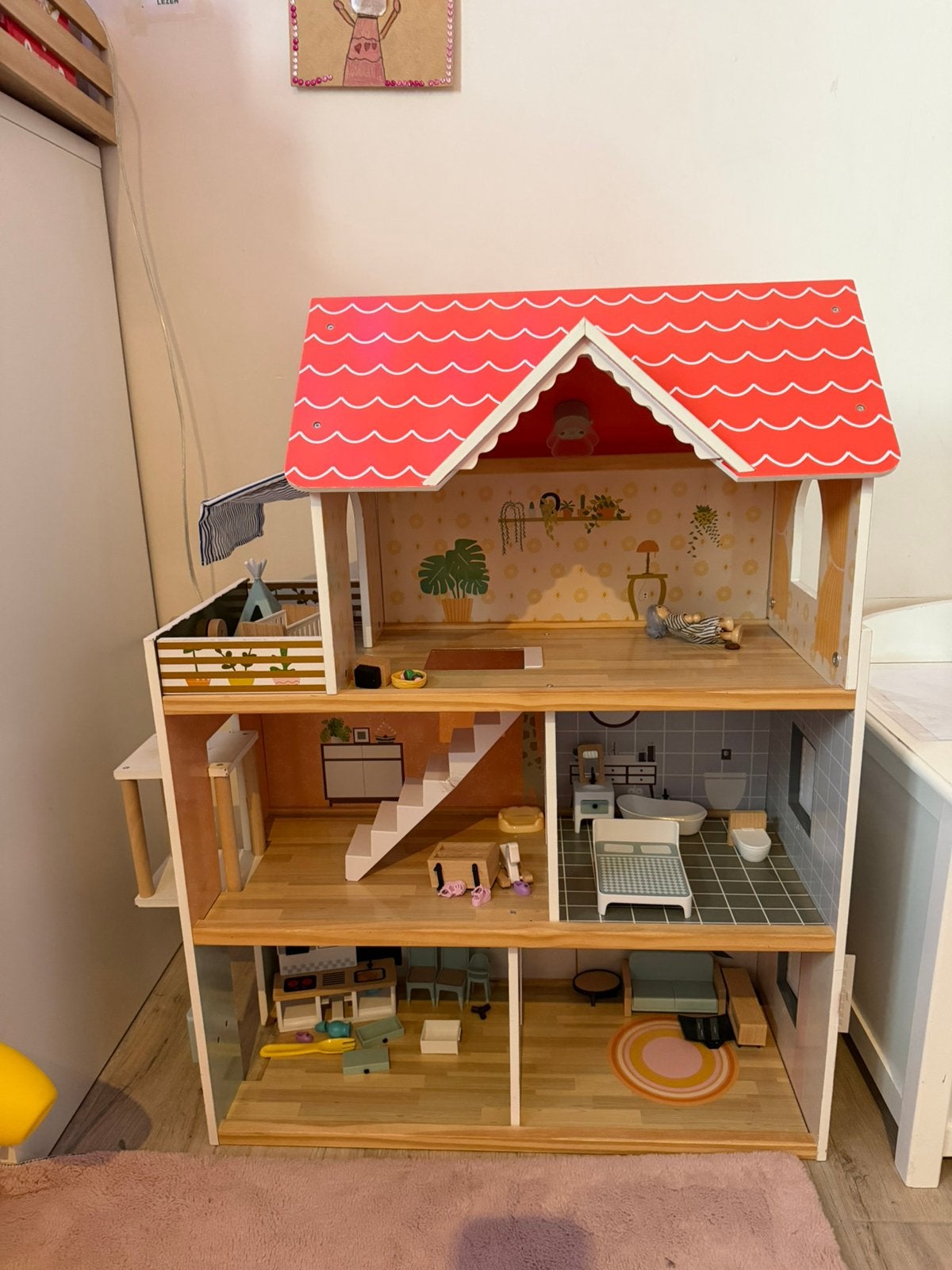 Poppenhuis hout met manuele lift, Ophalen, Gebruikt, Poppenhuis